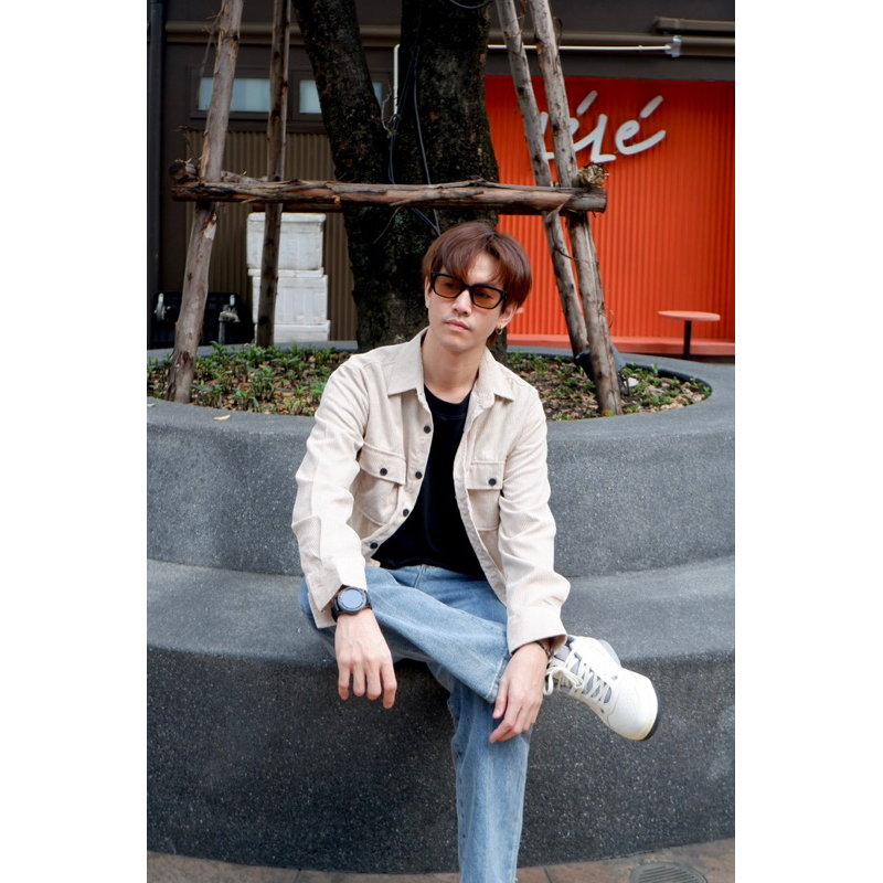 เสื้อเชิ้ตลูกฟูกสีครีม