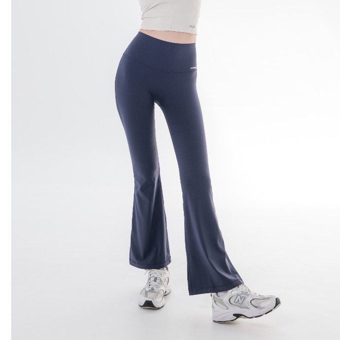 Lunar Gymwear - Flare Pant - กางเกงออกกำลังทรงขาม้า เท่เก๋ไม่ซ้ำใคร ผ้านิ่มใส่สบาย จะลุคไหนก็เอาอยู่ - รูปที่ 3