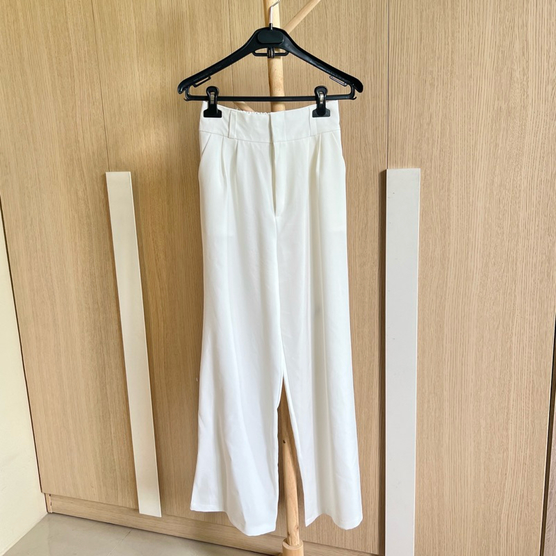 กางเกงขากระบอกใหญ่สีขาว เอวสูงมียางยืด ป้าย PPANTS