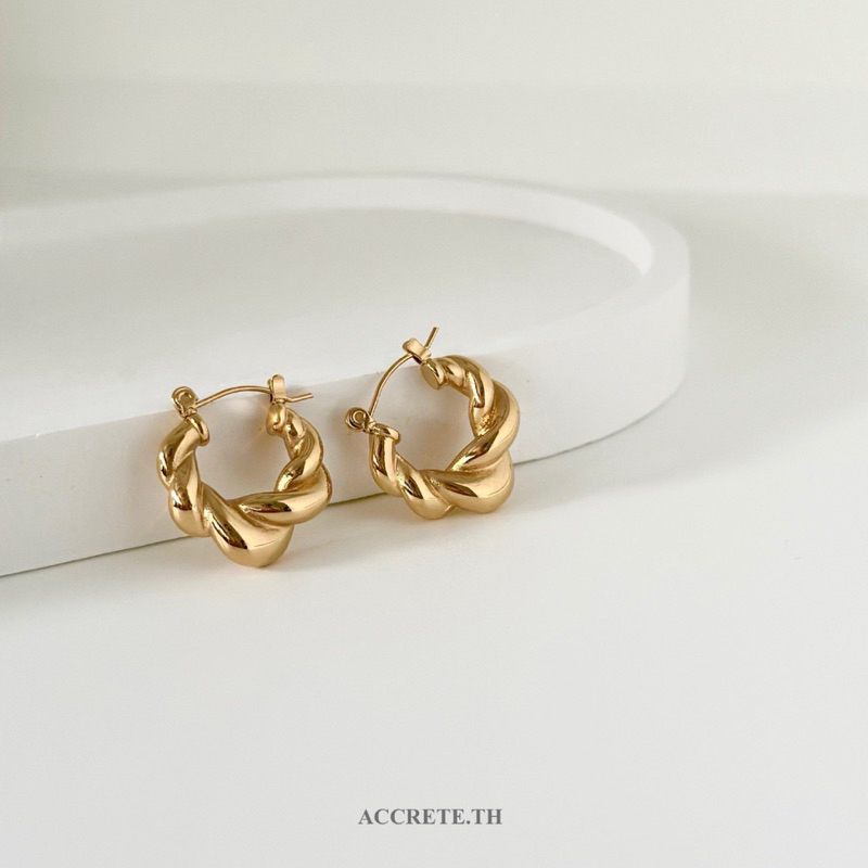 ต่างหูสายฝอ 18k gold plated Sharon Twisted Hoop Earrings