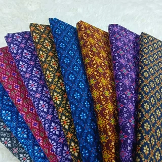 ผ้าถุงลายไทยขั้นสูง เย็มนุ่ง บแล้วพร้อ ผ้านุ่มและระบายอากาศได้ดี ไม่ลื่น ไม่มัน ไม่หดน้ำ ไม่ สกล