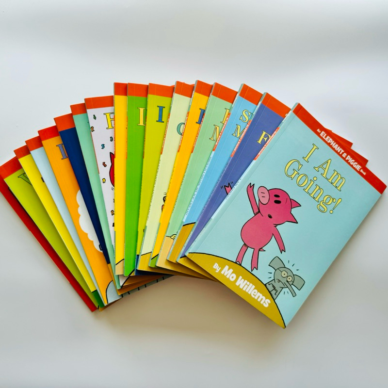 An Elephant & Piggie Book by Mo Willems , มีทั้งหมด 17 เล่ม แบ่งเป็น 2 เซ็ท In Stock