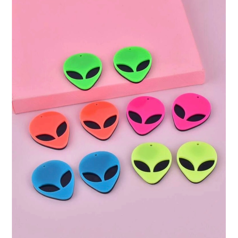 ต่างหูเอเลี่ยน สีสะท้อนแสง ฮาโลวีน Halloween พร้อมส่ง