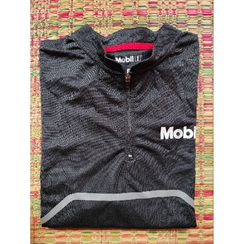 เสื้อโปรโมท น้ำมันเครื่อง Mobil 1