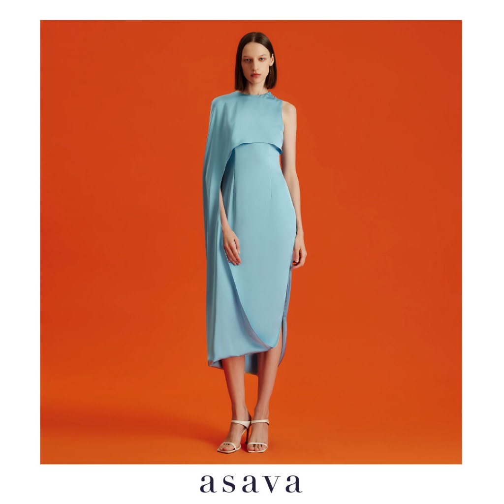 [asava aw24] Portia One-shoulder Cape Dress เดรสผู้หญิง ไหล่เดียว แขนเคป คอกลม ผ่าข้าง ซิปข้าง