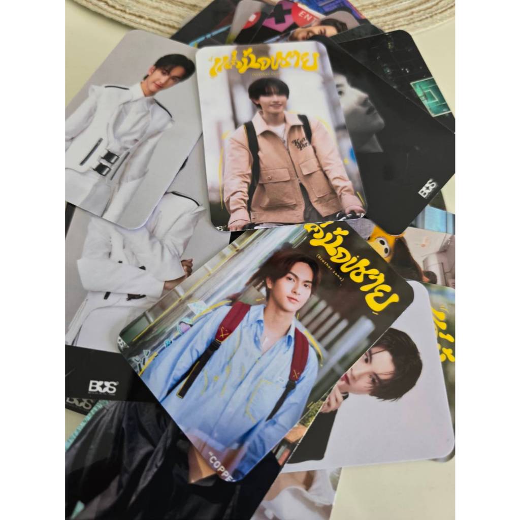 รูปขนาด 2x3 นิ้ว แบบเคลือบแข็ง เลือกได้ทั้งตัดมุมและไม่ตัดมุม สินค้าสามารถส่งรูปมาทำได้