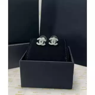 พร้อมส่ง ต่างหูฝังเพชรติดหูน่ารักเรียบๆงานคุณภาพ รุ่นคลาสสิค ขนาด 1.3 ก้านเงิน925 ไม่แพ้ ไม่ค้น เป็นมิตรต่อ