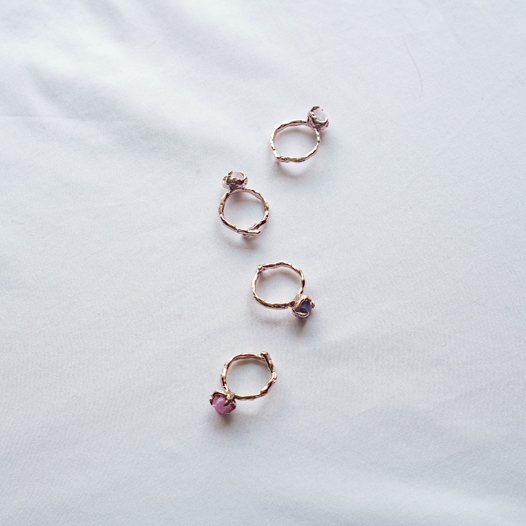 เครื่องประดับ Rock Me Jewelry รุ่น Wave Ring แหวน ทองเหลือง ประดับพลอย