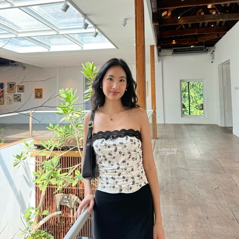 Leilani floral tube top เกาะอกลายดอกไม้ เกาะอกผ้ายืด แต่งลูกไม้