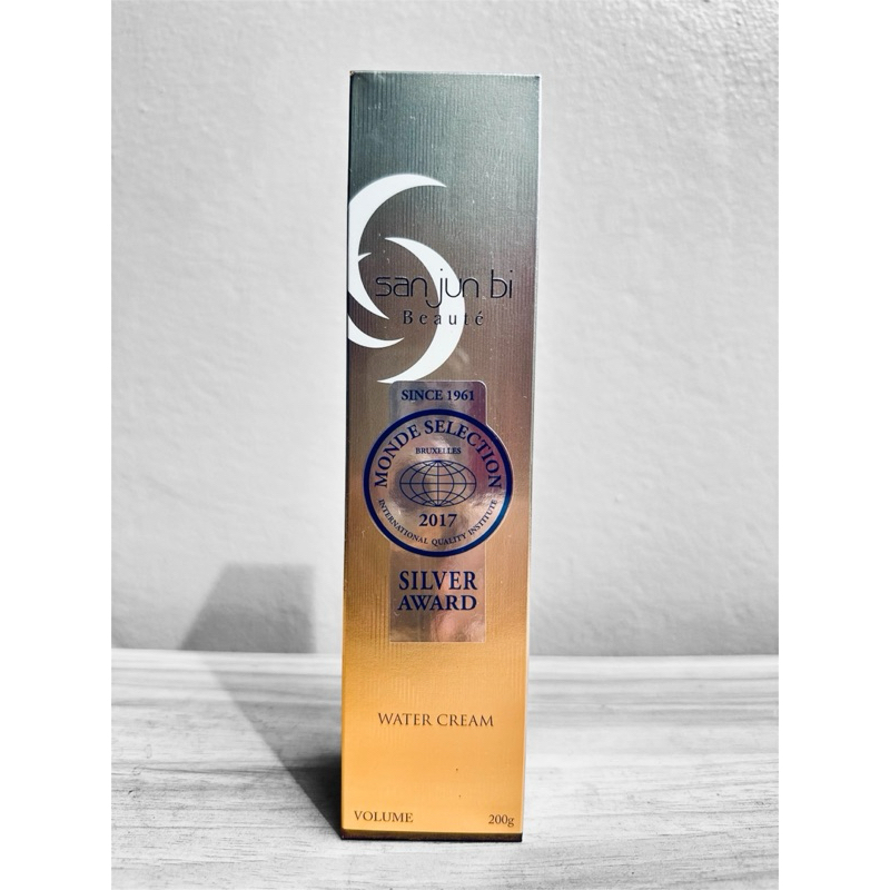 San Jun Bi Water cream ครีมบำรุงผิว ครีมทาหน้า ครีมญี่ปุ่น ขนาด 200 ml