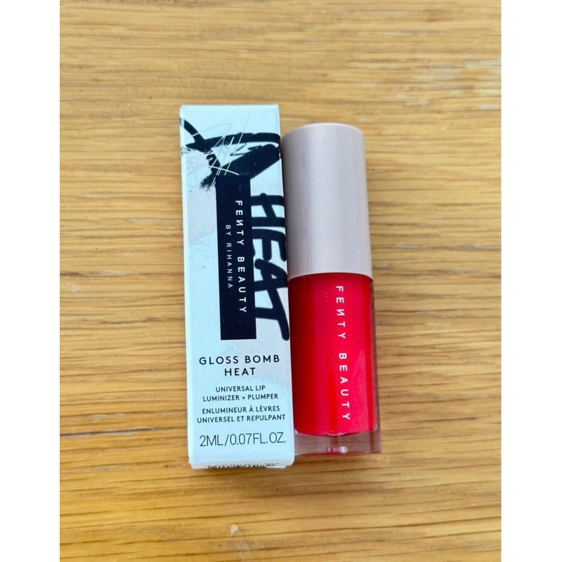 Fenty gloss bomb สี hot cherry 🍒