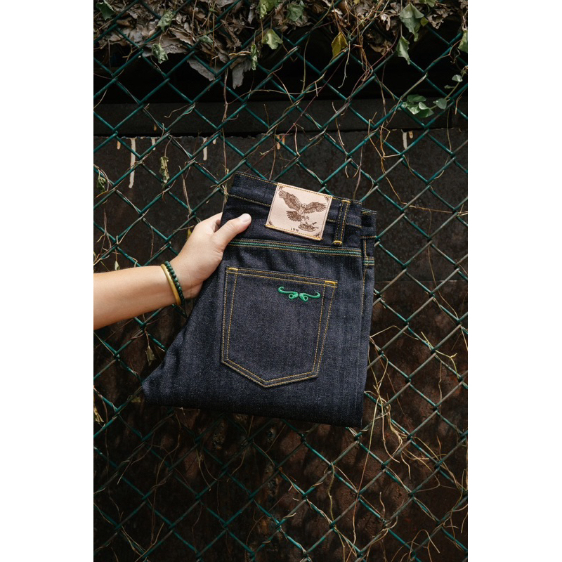 𝐊𝐡𝐞𝐧 𝐃𝐞𝐧𝐢𝐦 รุ่น​ อินทรี 𝟏𝟔 𝐨𝐳. ผ้าดิบริมแดง 𝐒𝐥𝐢𝐦𝐟𝐢𝐭 กางเกงยีนส์ผู้ชายทรงกระบอกเล็ก [ลิขสิทธิ์แท้