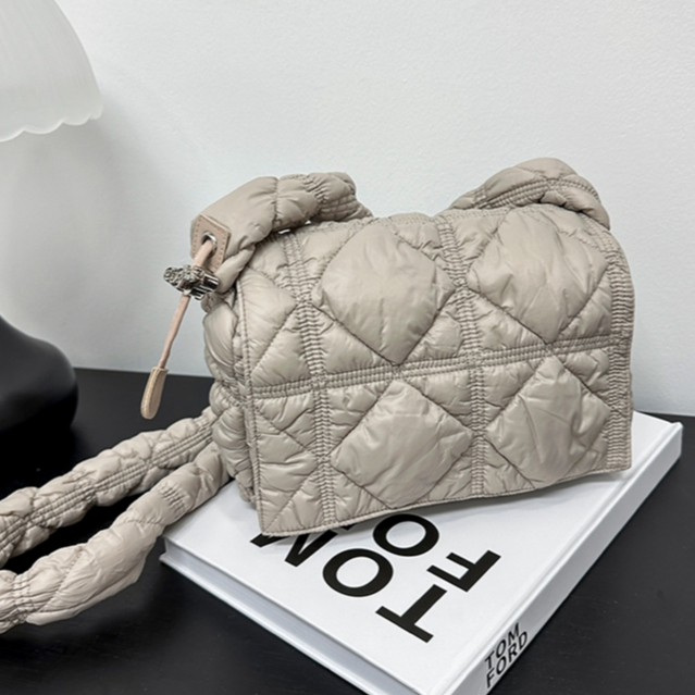CL 2024 รุ่น Luke กระเป๋ารุ่นใหม่ 10นิ้ว ปรับสายได้ nanaliveshop3