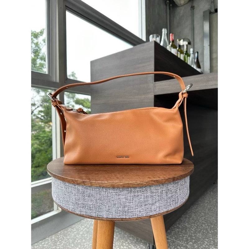 ส่งต่อกระเป๋า kappa.bkk รุ่น Mia bag มือสองสภาพดีมาก