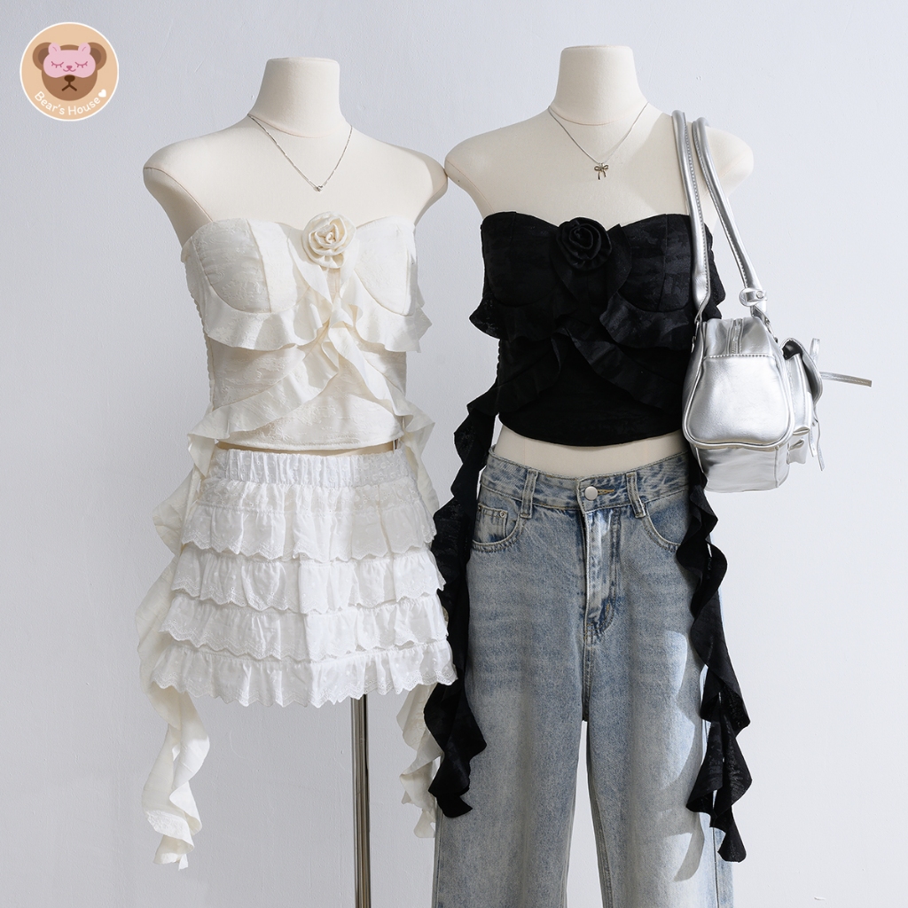 Sasha Crop เกาะอก ระบายกรุยกราย พร้อมเข็มขัดดอกกุหลาบ เเมทกับกระโปรง