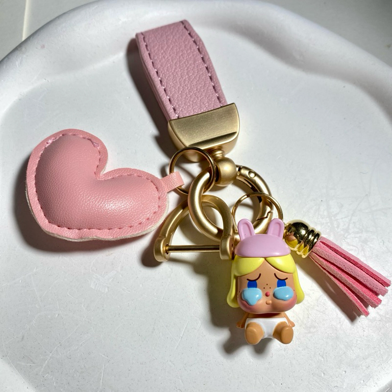 [พร้อมส่ง ] พวงกุญแจหนัง รถยนต์ รถมอเตอร์ไซค์ Popbean Crybaby (งาน DIY จาก Popbean )
