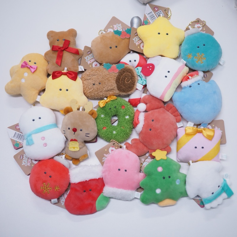 (พร้อมส่งจากไทย) พวงกุญแจตาจุด คริสต์มาส -ขนาดปกติ yell world ของแท้ จากญี่ปุ่น