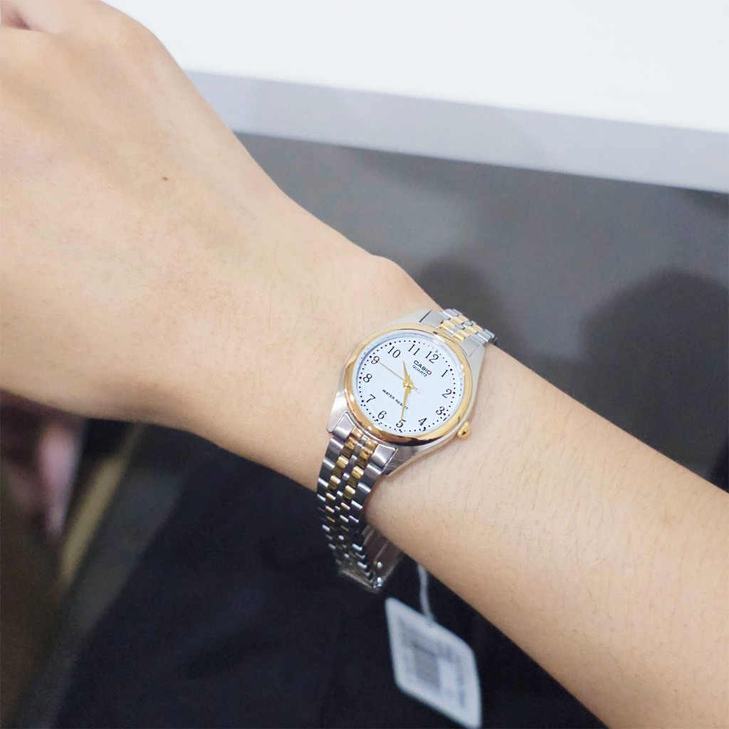 Casio Standard นาฬิกาข้อมือผู้หญิง สายสแตนเลส รุ่น LTP-1129,LTP-1129G,LTP-1129G-7B,LTP-1129G-7BRDF - สีเงินสลับสีทอง