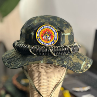 หมวกปีกสั้นถักเชือกพาราคอส ลายดิจิตอล.อ.ส