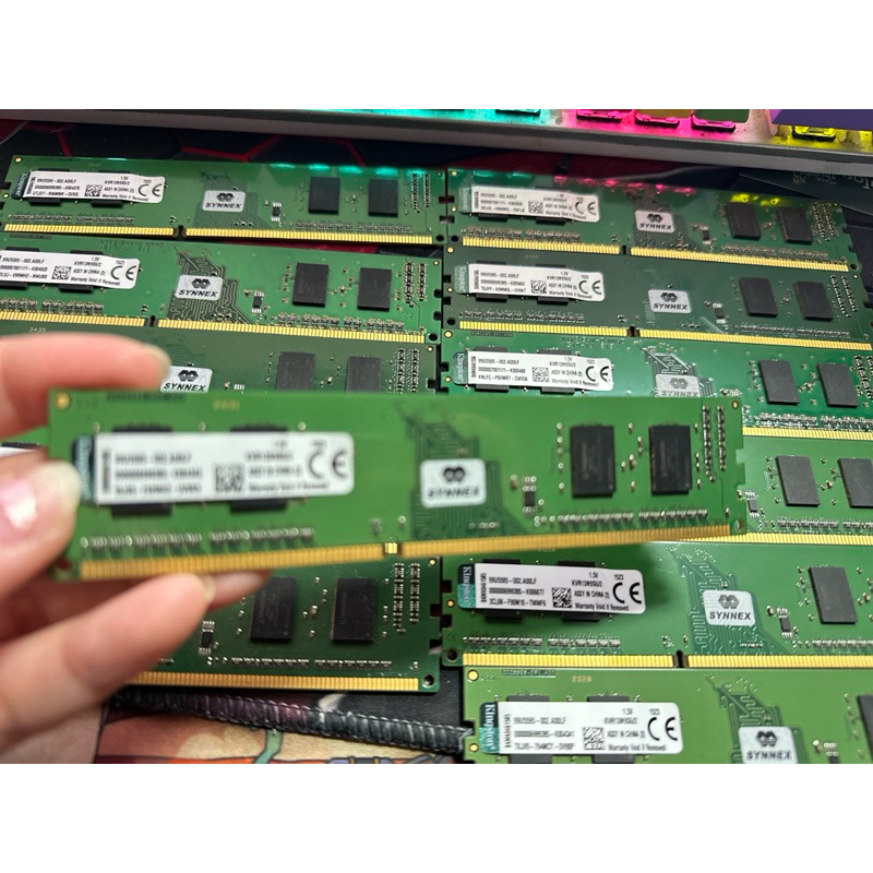 RAM Kingston หน่วยความจําเเรม PC3 DDR3 2GB 8ชิบ BUS1333 มือสองสภาพสวย