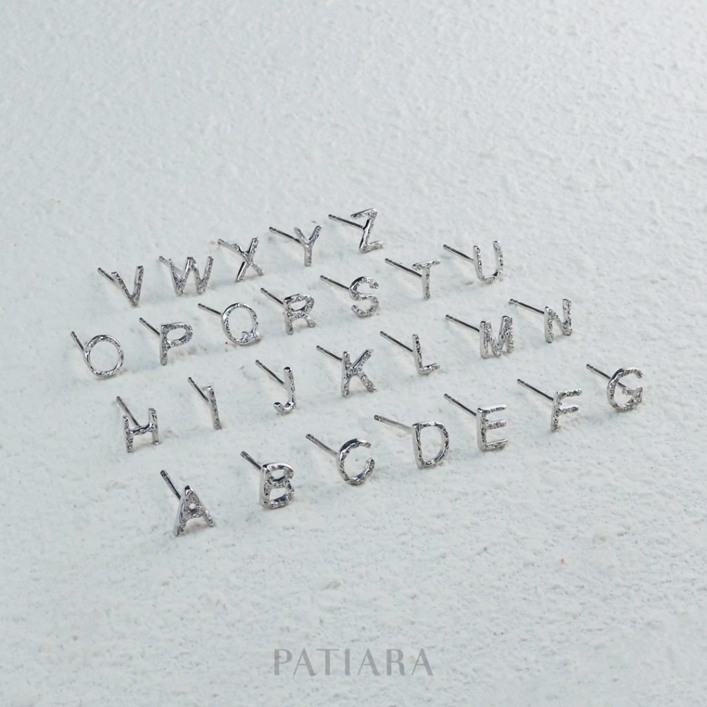 Patiara Alphabet Earring ต่างหูตัวอักษร เงินแท้ชุบทองคำขาว (N-Z)