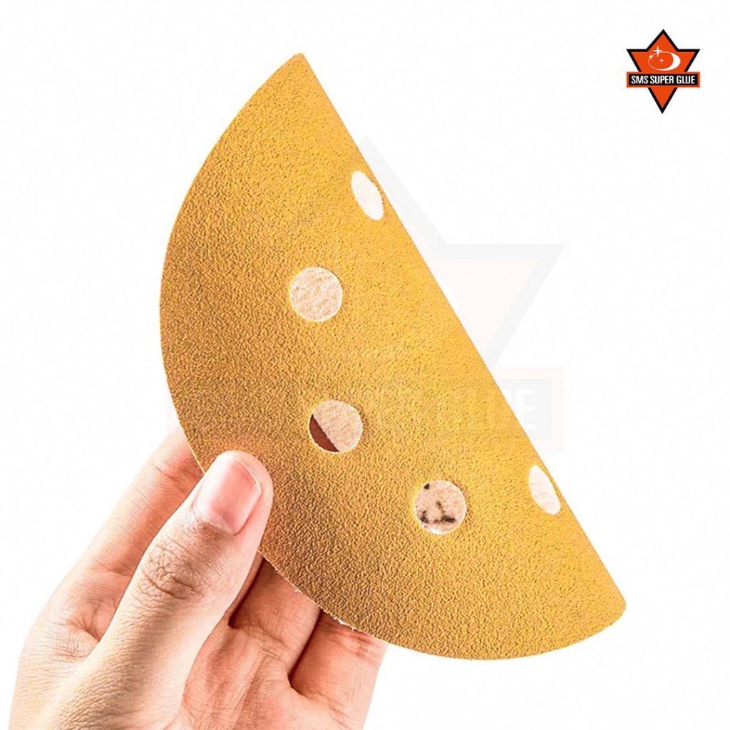 กระดาษทรายแปะมีรู กระดาษทรายกลมสีเหลือง 6นิ้ว 6รู 100แผ่น กระดาษทรายกลมหลังขน