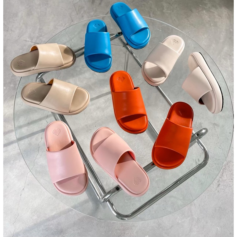 พร้อมส่ง รองเท้าสวมทรงขนมปัง รุ่น “โมจิ” น่ารักมาก นุ่มมาก