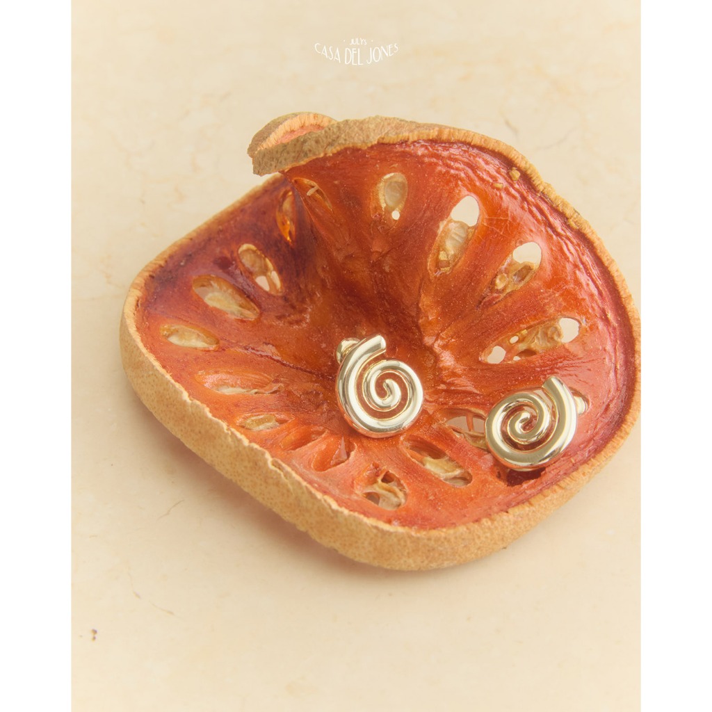 Julys - dizzy spiral earrings