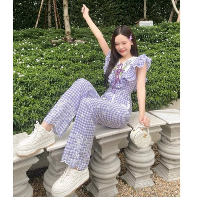 (อกตึง 2xl ขึ้นไป+ไซส์) จั๊มสูทขายาว แขนระบาย ลายสก็อต ปักทั้งชุด ชุดน่ารักๆ งานป้าย si-am