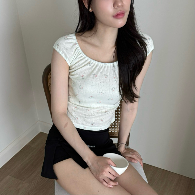 [No-restock] Amour soft Top ลายดอกไม้ (2colors)