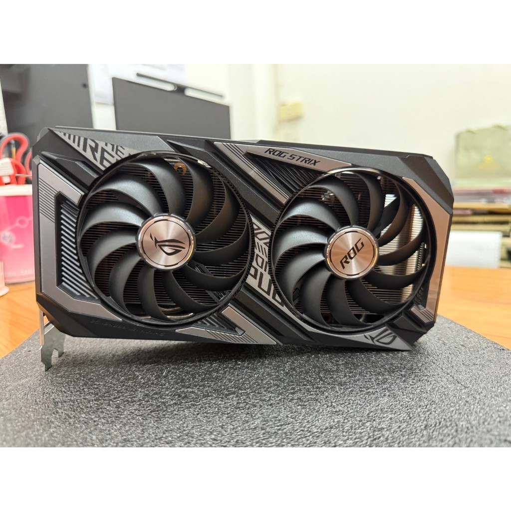 ASUS ROG STRIX RX6600XT 8GB OC GAMING สภาพสวยมีประกันศูนย์ 02/25