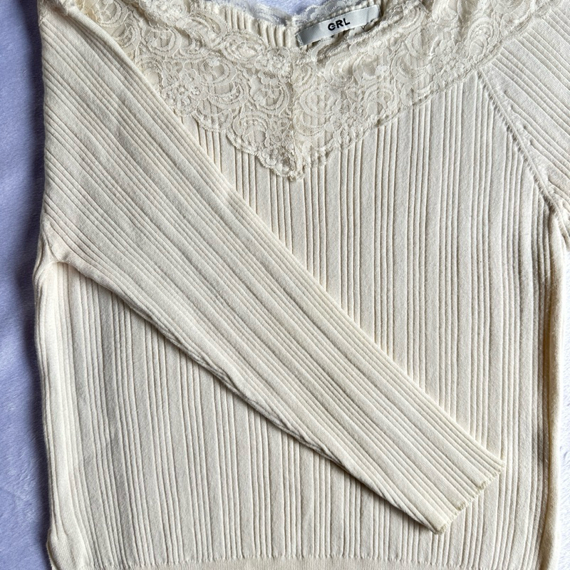 GRLเสื้อไหมพรมสีขาว.