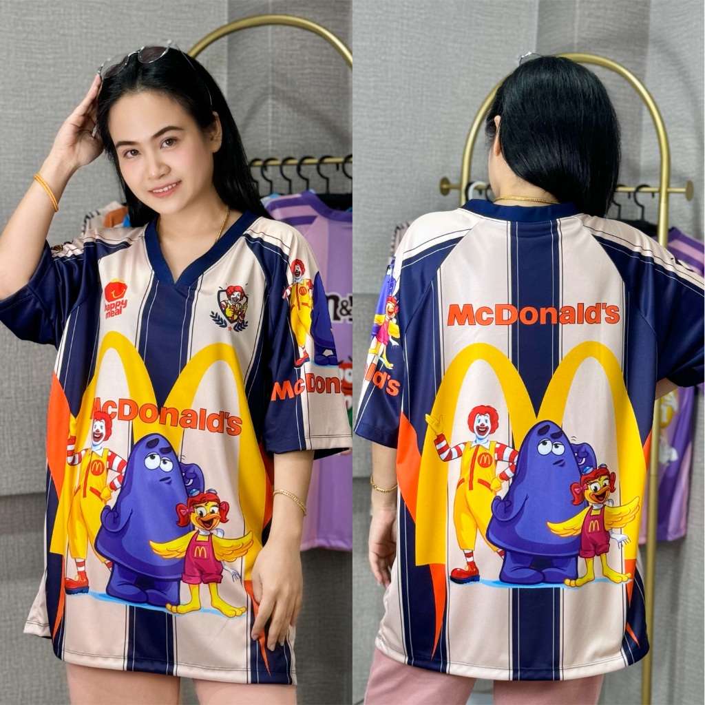 เสื้อแขนสั้นผ้าไมโคร คอวีลาย แมค ทรงโอเวอร์ไซส์ ใส่ได้ทั้งผู้ชาย และผู้หญิง ผ้านุ่มใส่สบาย