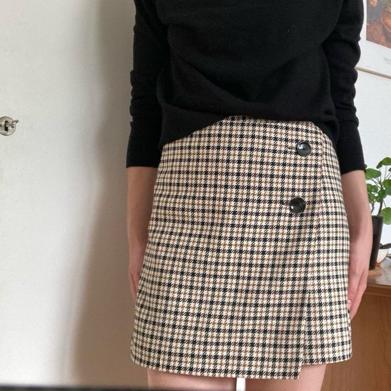 โล๊ะตู้ 👗👚กระโปรง H&M ไซส์ EUR32 เอว 23 นิ้ว สภาพ 90%++ ลุคลูกคุณมากๆค่ะ