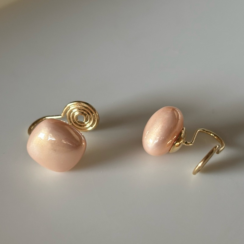 Peach pearl Clip on earrings[ต่างหูหนีบ]