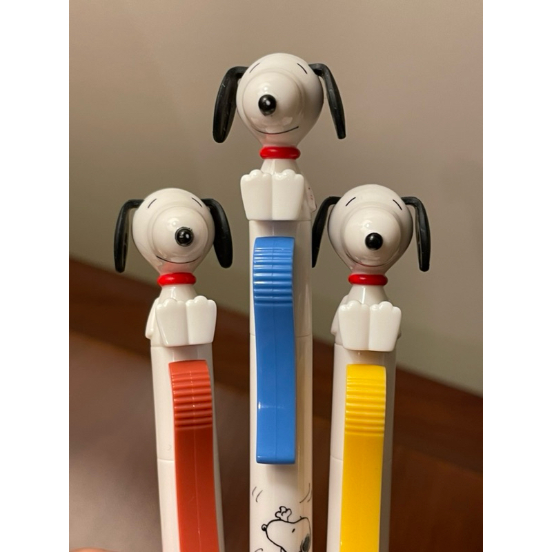 PEANUTS - Snoopy black ink pen 0.5mm with animated ears.