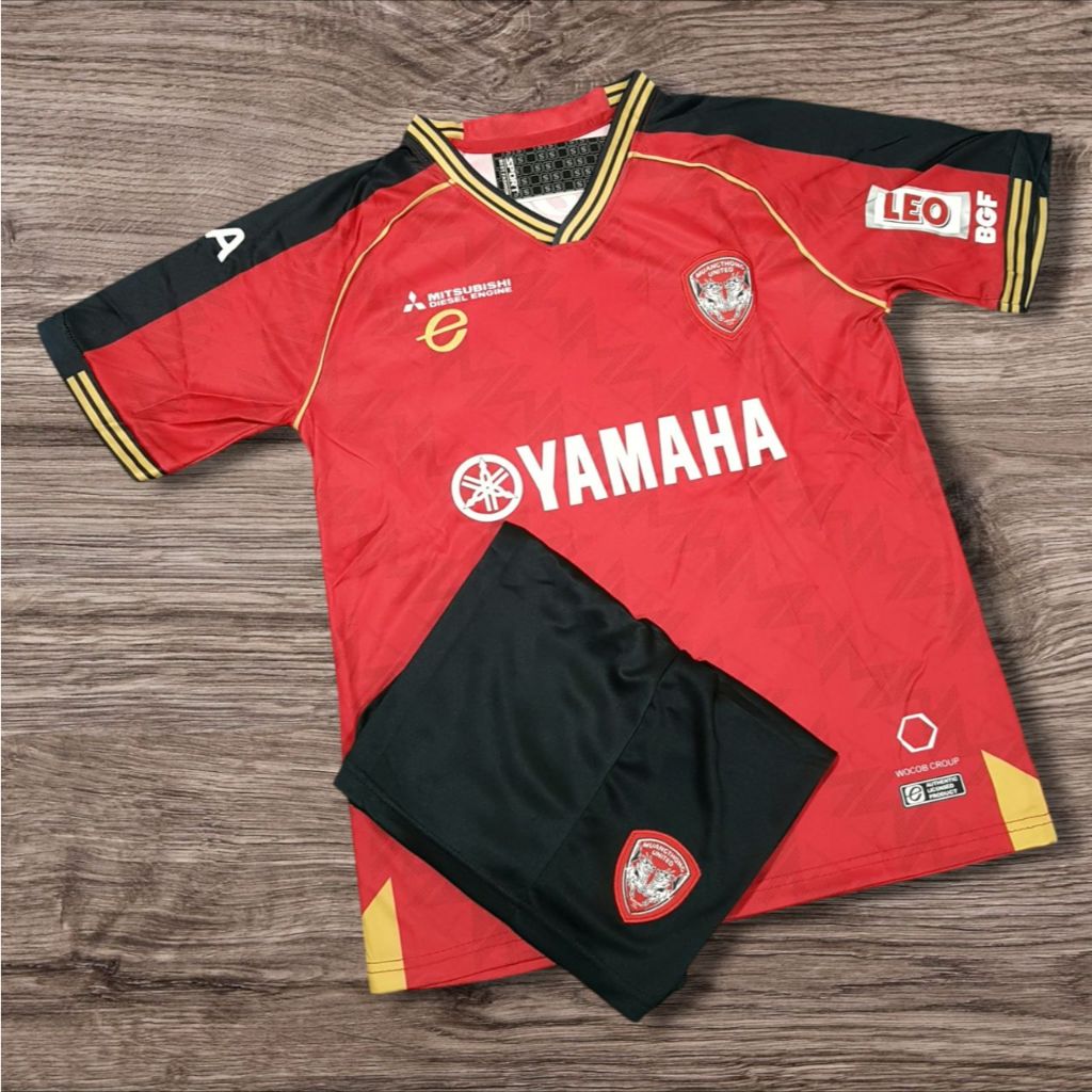 ชุดฟุตบบอล ทีมเมืองทอง ใหม่ลา่าสุด 2024/25 ชุดผู้ใหญ่ เสื้อพร้อมกางเกง ไซส์ M .L .XL