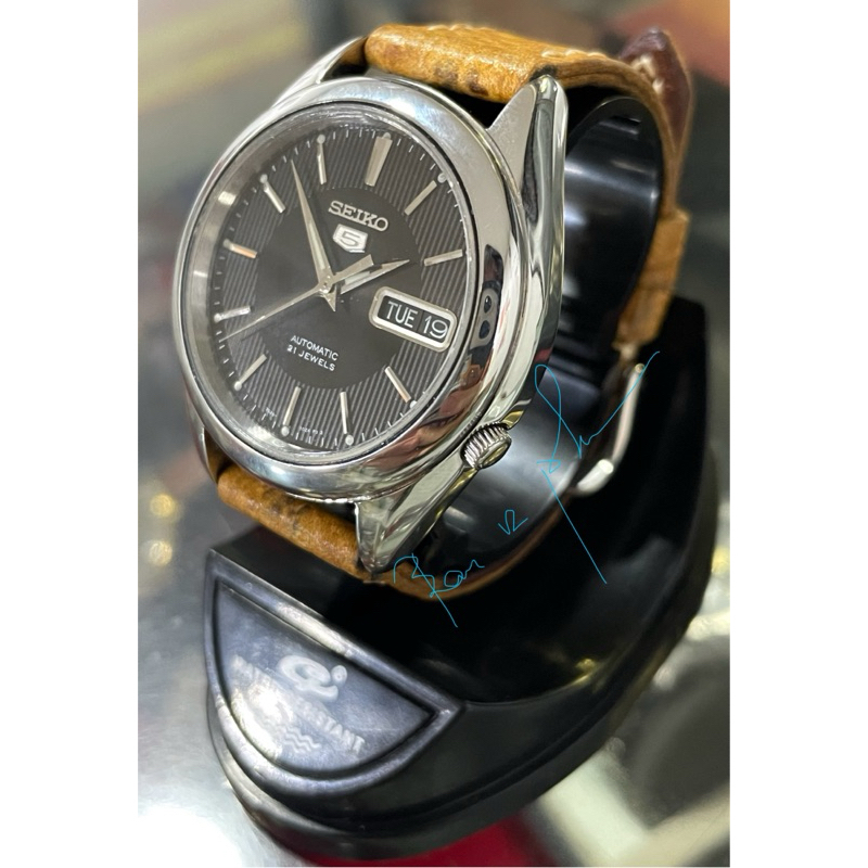 Vintage Seiko 5 Automatic with black dial (cal. 7s26)