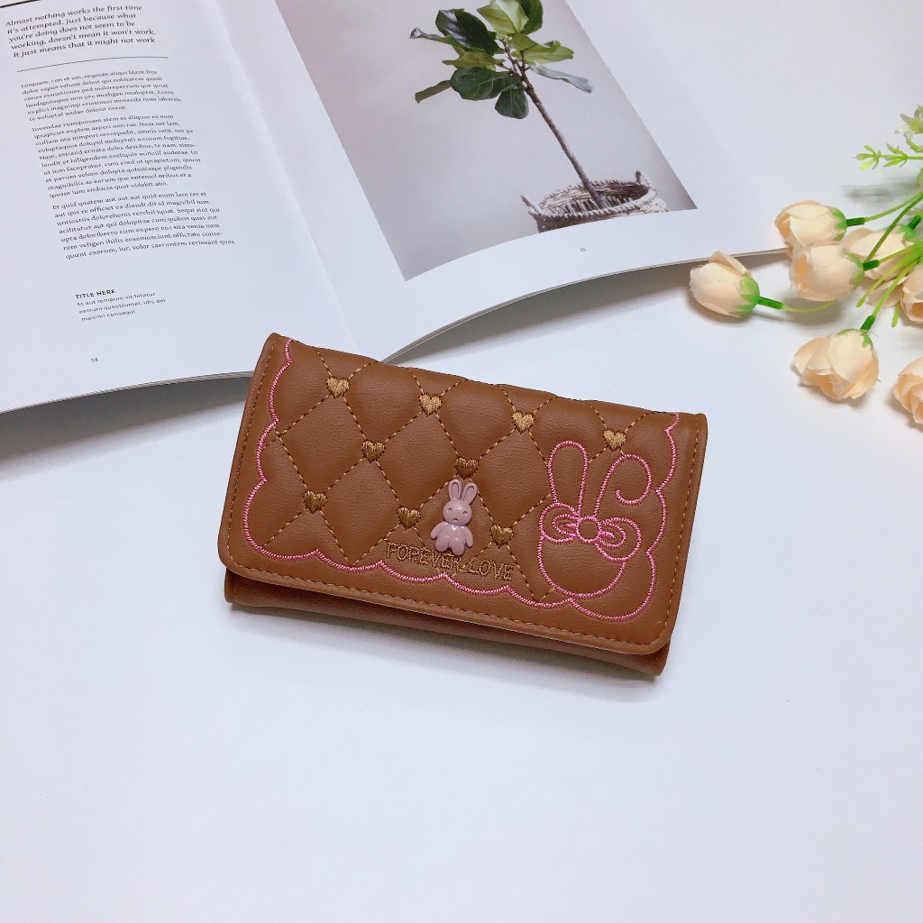 DZ11#กระเป๋าธนบัตรใบกลางรุ่น2พับ รายละเอียดสินค้า วัสุดหลัก : หนังpu ขนาดกระเป๋า : สูง 8.5 * กว้าง 13.5 CM. - รูปที่ 3