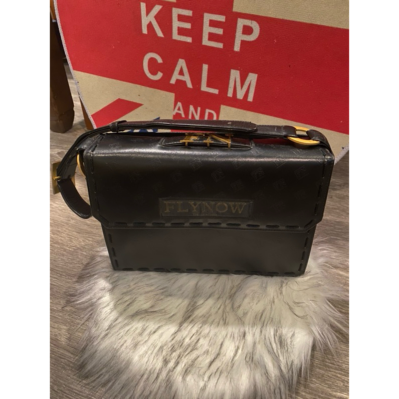 กระเป๋ามือสองflynowแท้100%👛👜