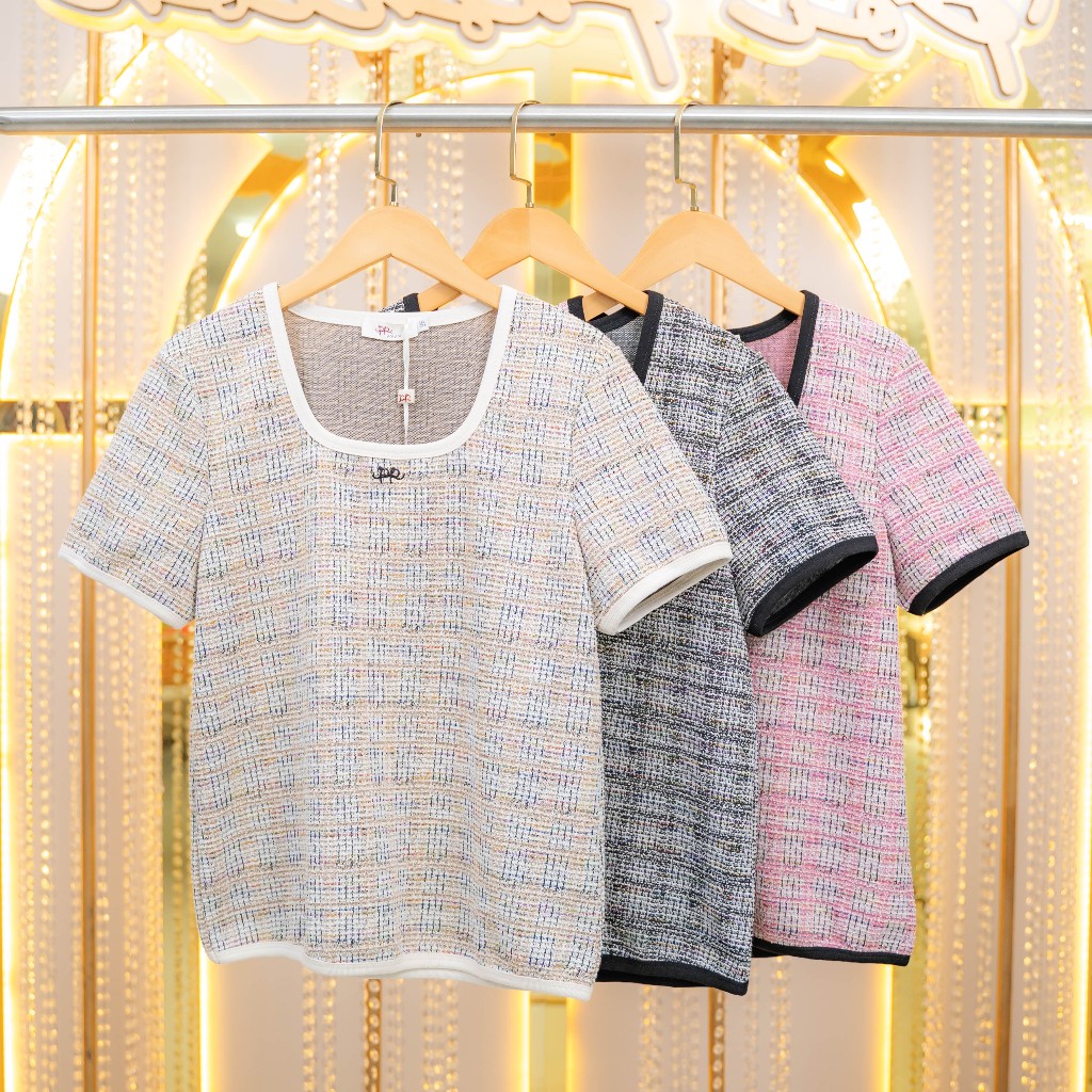 L005K5 POI เสื้อคอเหลี่ยมแขนสั้นผ้าทวิตปักโลโก้แบรนด์ มี 3 สีให้เลือก