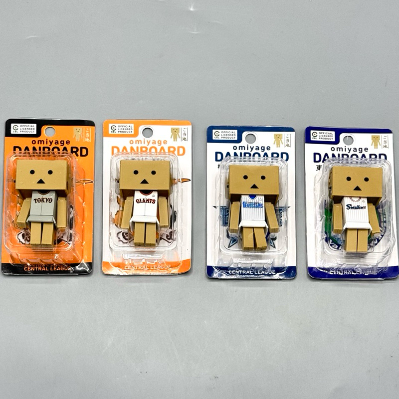 ลิขสิทธิ์แท้ Omiyage Danboard Baseball (BAYSTARS - Swallows - GIANTS) แดนบอร์ด เบสบอล โมเดล