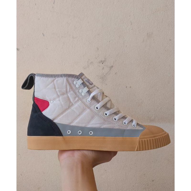 รองเท้ามือสอง onitsuka tiger แท้ [ไซส์ 42 / 26.5cm]