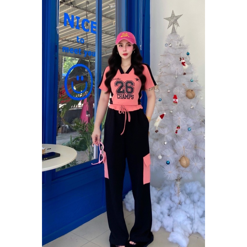 ชุดเซตเสื้อยืดคอวี+กางเกงขายาวทรงคาร์โก้