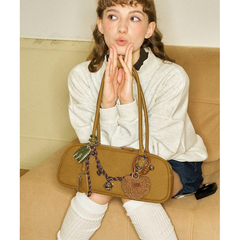 MUVA [โค้ดลด 30% ลดสูงสุด 600.-] MU-1029 Sausage Baguette Bowling Bag กระเป๋าสะพายข้าง