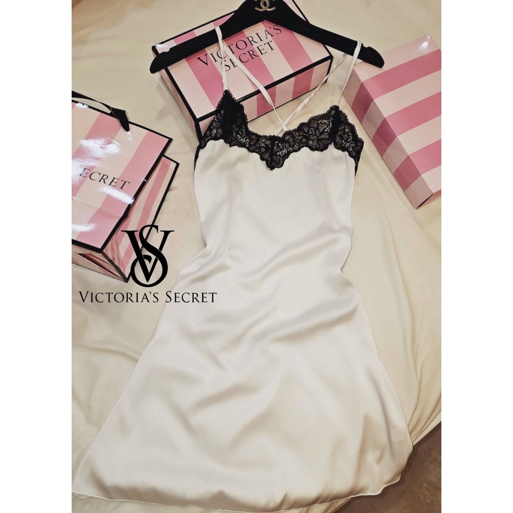 พร้อมส่ง ส่งไว ชุดนอน Victoria Pearl Pajamas (Satin)