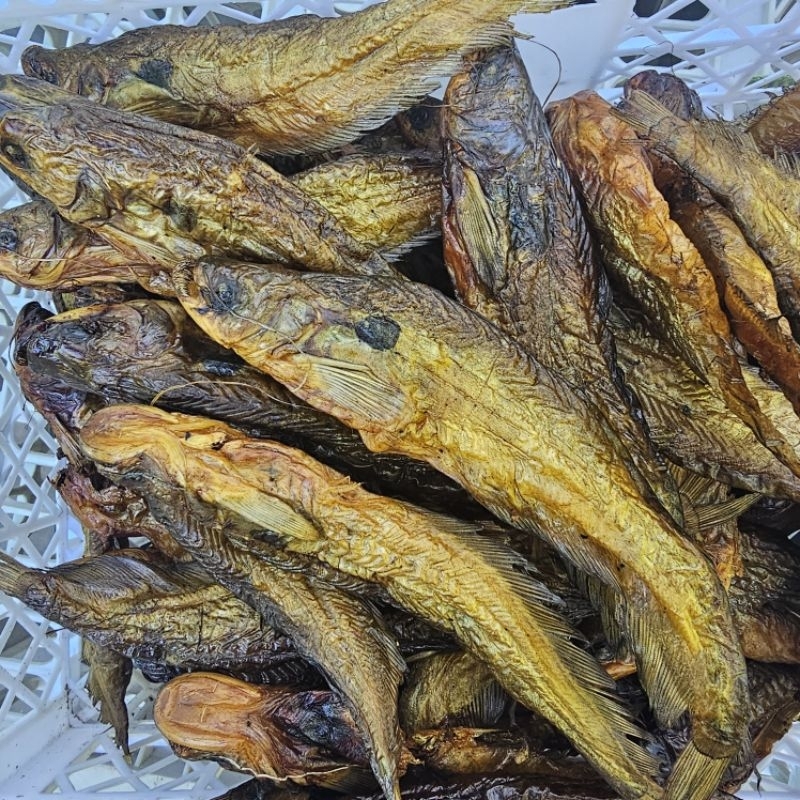 ปลาเนื้ออ่อน(ชะโอน)ย่างรมควัน ริมเขื่อน (ขนาด20-30ตัว/กก) ใหม่ๆหอมๆจากเตา