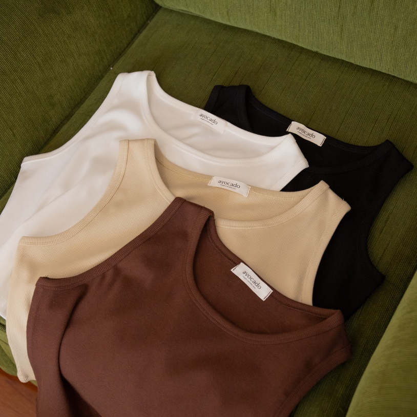 avo kimmie tank tops เสื้อกล้าม avocado ที่จริงใจจจ รุ่นนี้เป็นผ้าร่องหนาเลยน้า ทรงคือถูกต้
