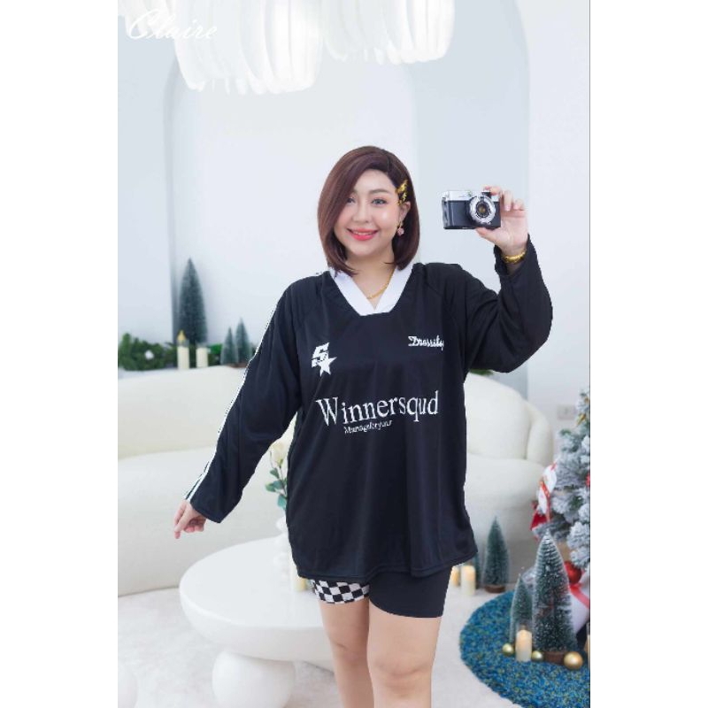เสื้อกีฬาไซส์ใหญ่ แขนยาว คอวี แต่งแถบ ทรงโอเวอร์ไซส์ ไหล่สโลป อกหน้าผ้า 52" ยาว 30" นิ้ว เนื้อผ้ากีฬา (แขนยาวคอวีV)