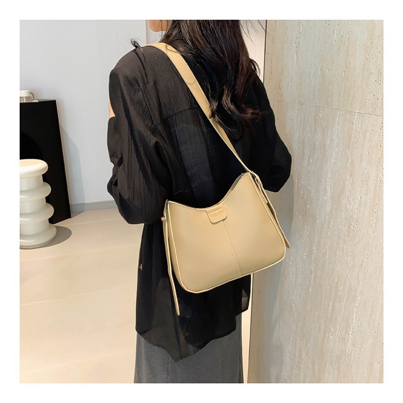 กระเป๋าสะพายข้าง สไตล์เกาหลี กระเป๋าแฟชั่น  จุกของได้เยอะ  มีซิป(ไม่มีพวงกุญแจ)6228 - รูปที่ 5